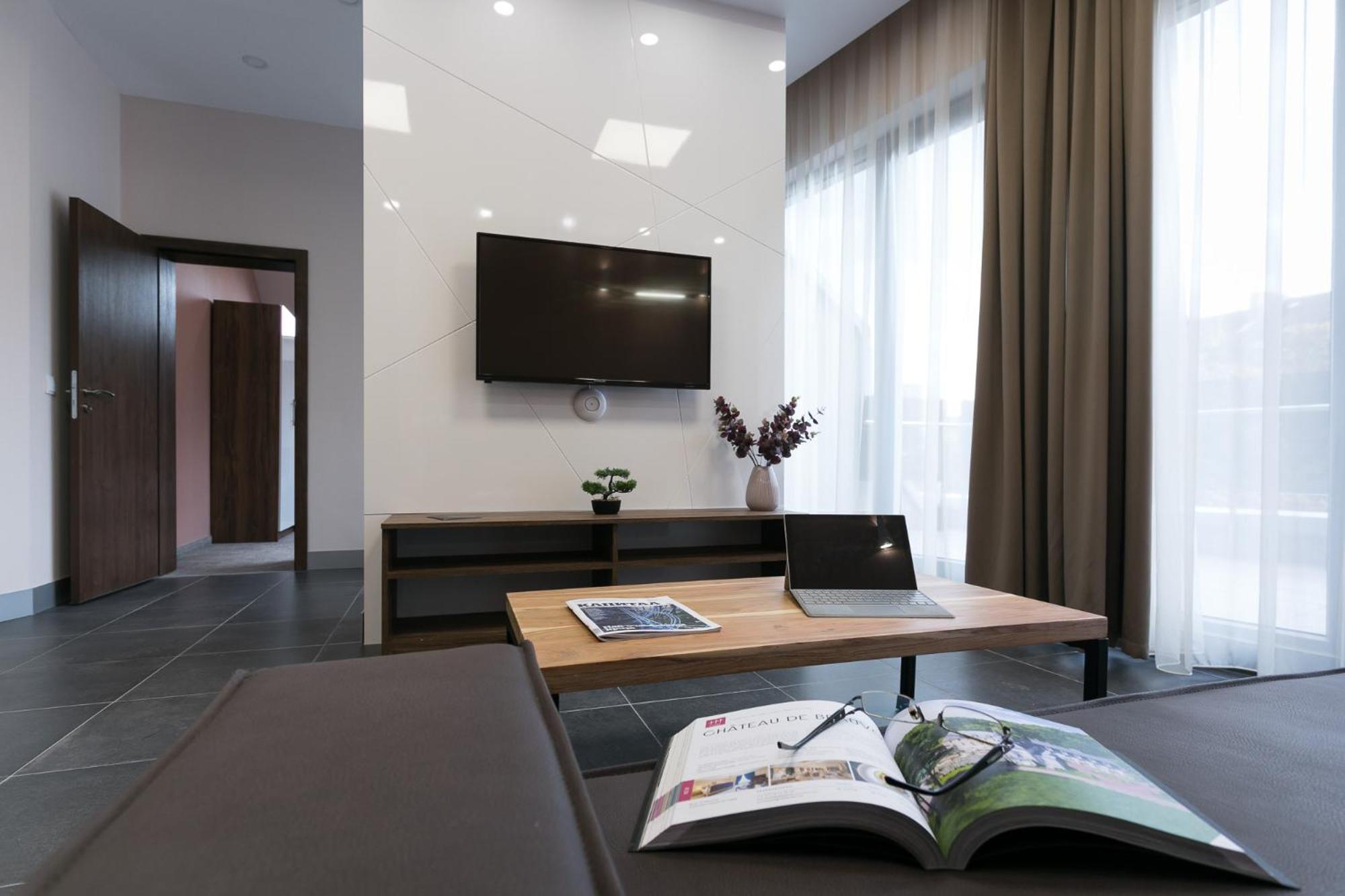 Hotel B1 Boutique 4*